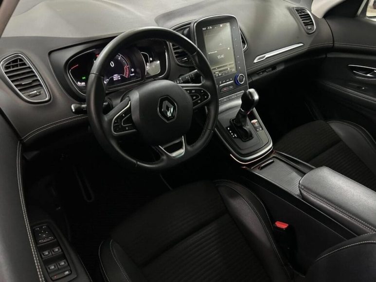 Renault Grand Scenic (15)