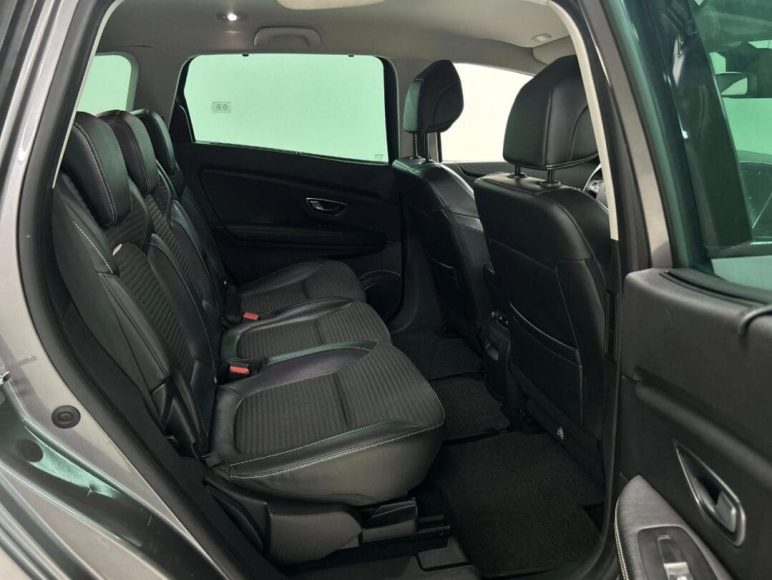 Renault Grand Scenic (17)