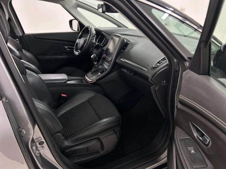 Renault Grand Scenic (4)