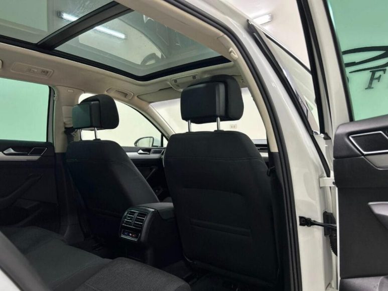 VW Passat (11)