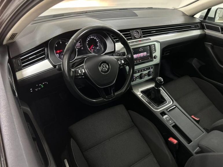VW Passat (13)